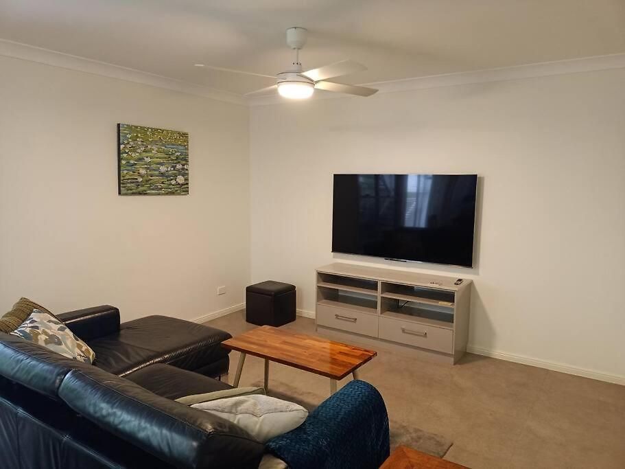 Adorable Private 2 Bedroom Guest + Pool
