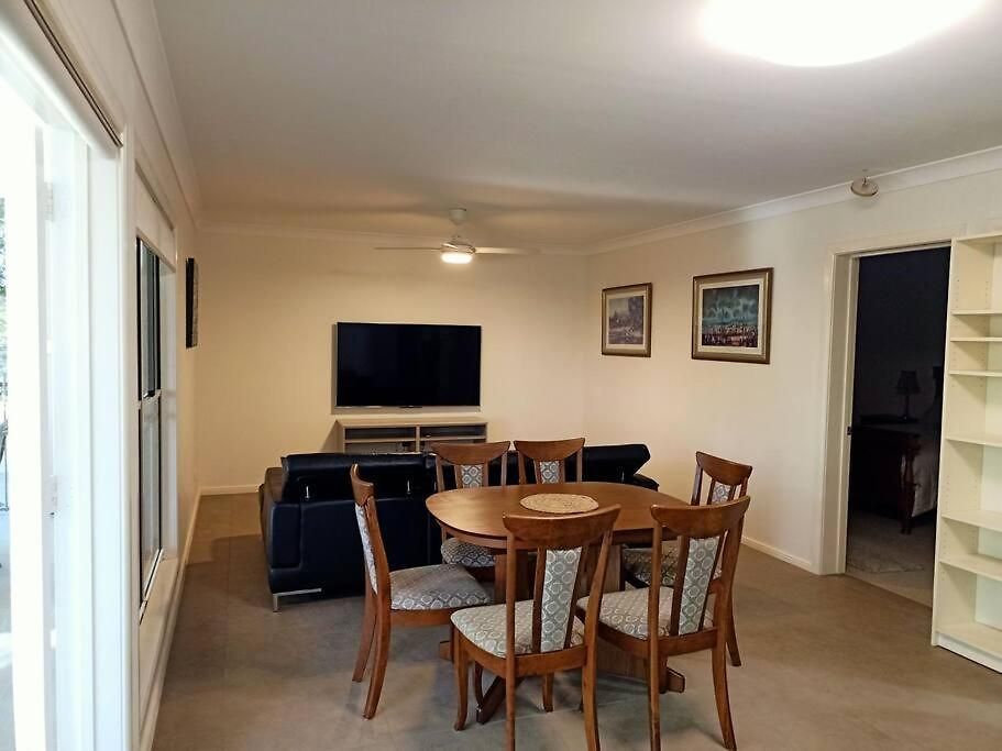 Adorable Private 2 Bedroom Guest + Pool Apartment