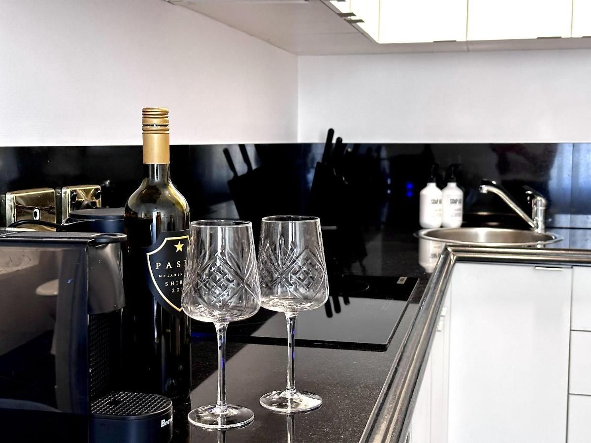 St Barts Hotel Brisbane