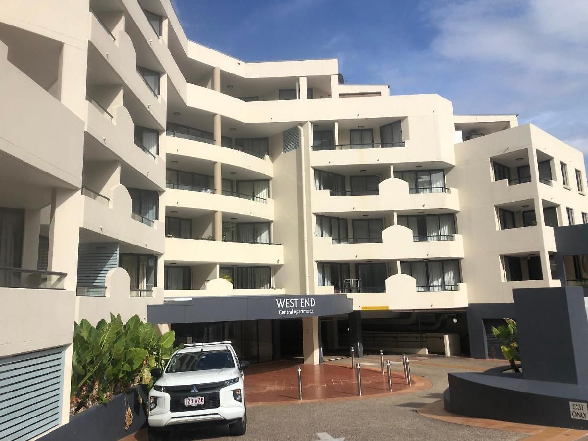 Private In A Shared Free Parking Apartment