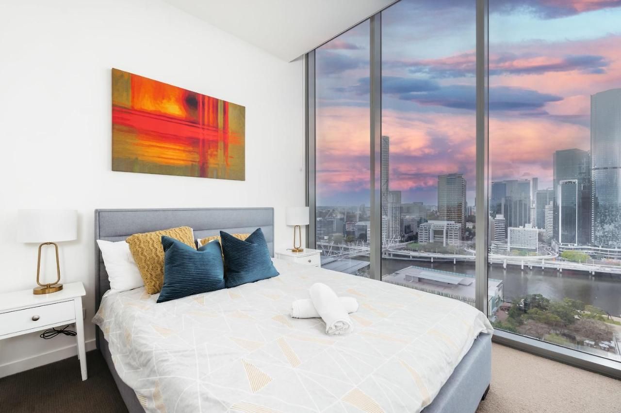 Multi Million River View 3bd Penthouse At Southbank