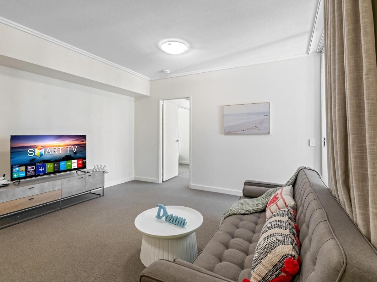 Apartment Centre 3br With Stunning Views *
