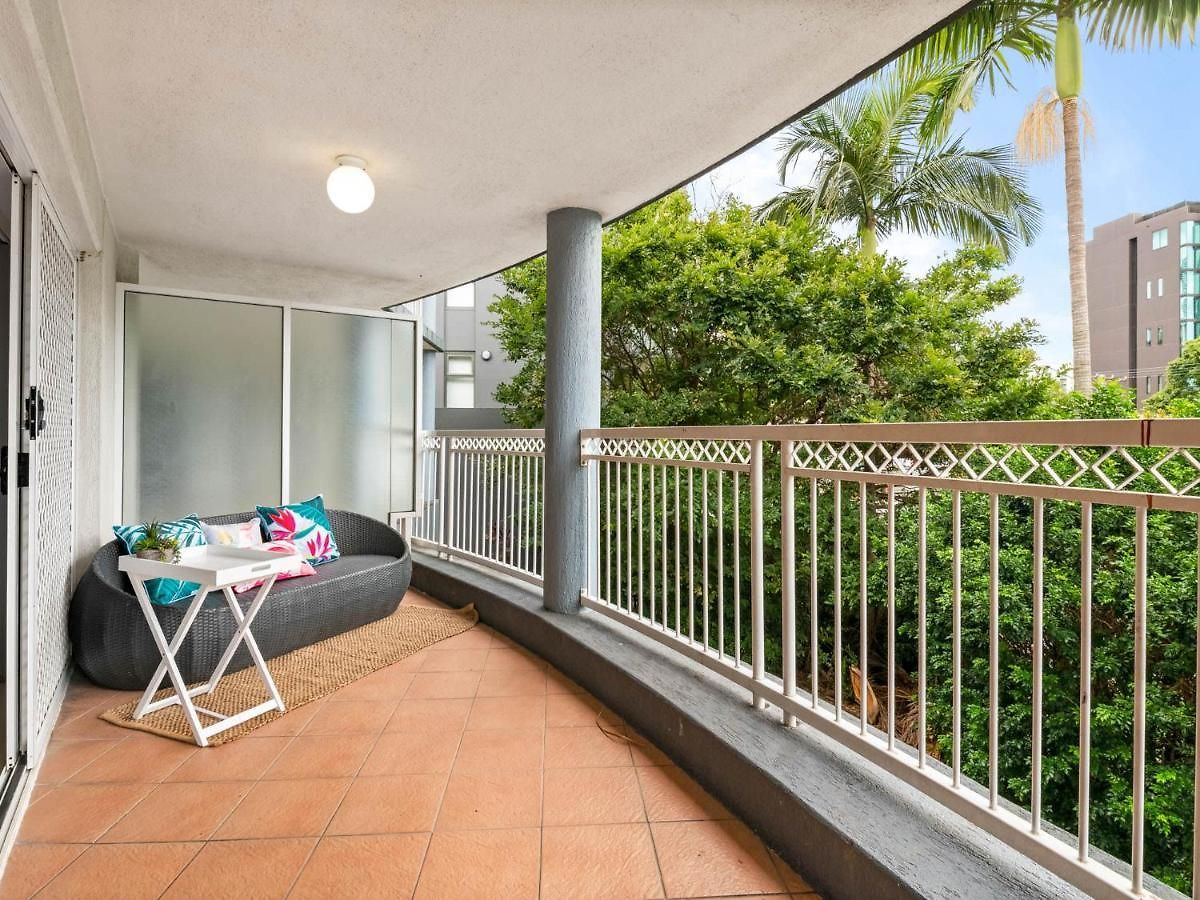 Apartment Spacious 2 Bed 2 Bath At South *