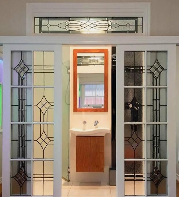 West End Luxury 5b3b W Parking And Pod Music System M9