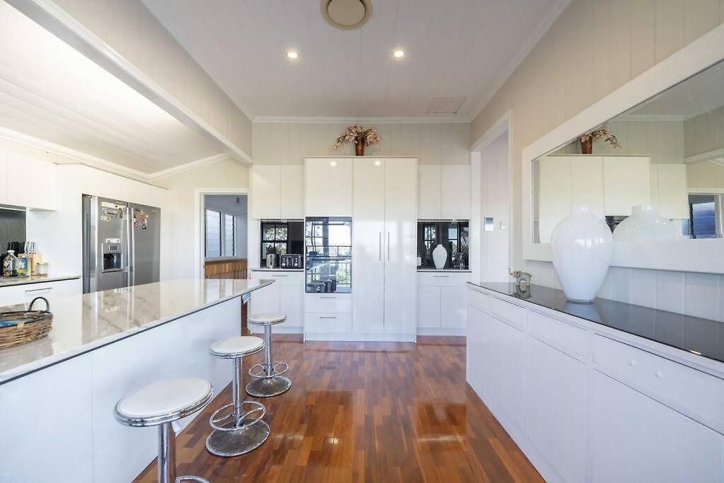 Holiday home West End Luxury 5b3b W Parking And Pod Music System M9 Brisbane