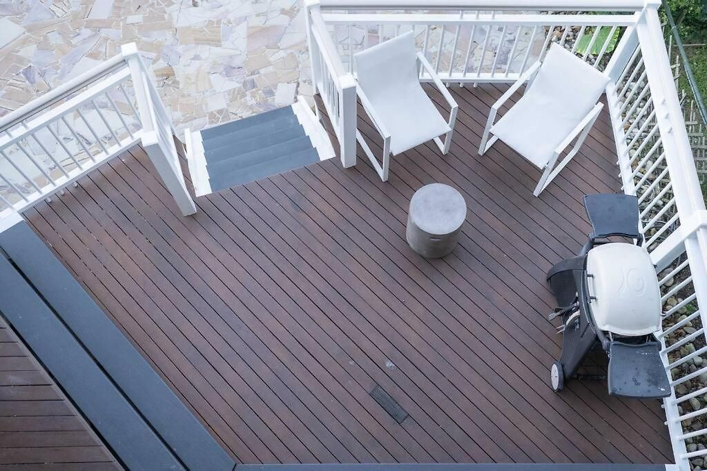 Holiday home West End Luxury 5b3b W Parking And Pod Music System M9 *