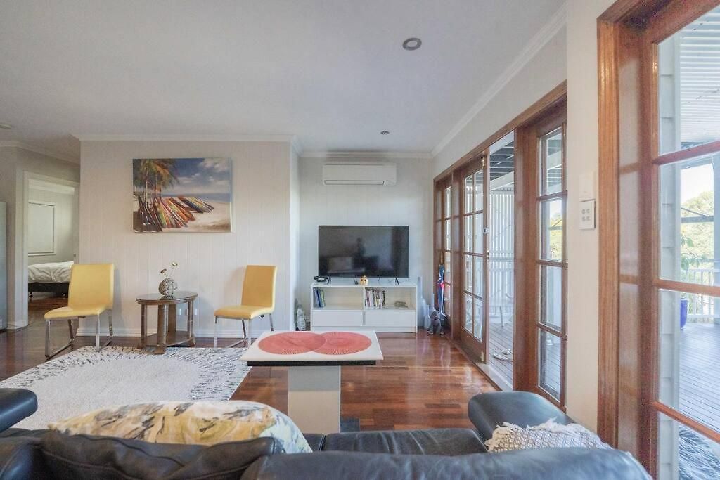 West End Luxury 5b3b W Parking And Pod Music System M9 * Brisbane