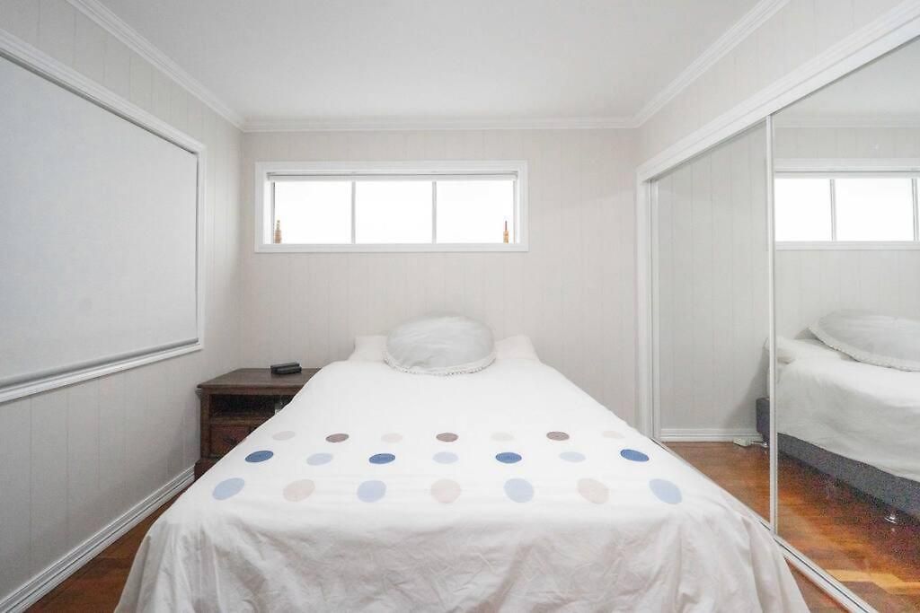 Holiday home West End Luxury 5b3b W Parking And Pod Music System M9 Brisbane