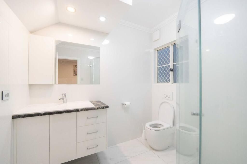 Holiday home West End Luxury 5b3b W Parking And Pod Music System M9 Brisbane