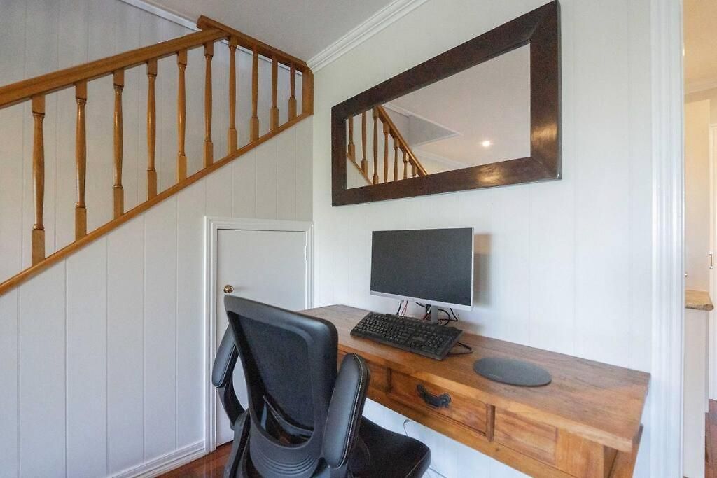 West End Luxury 5b3b W Parking And Pod Music System M9 * Brisbane