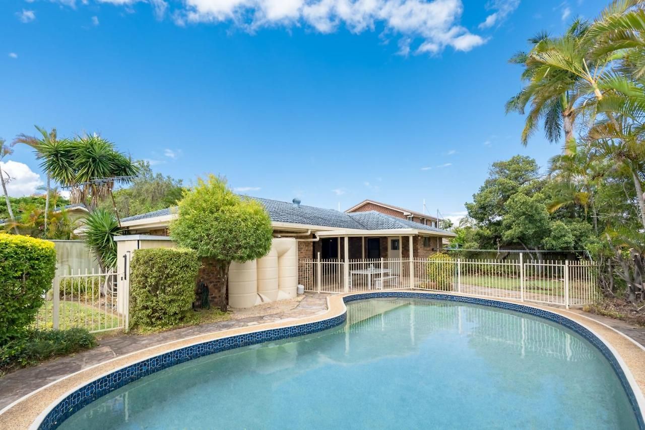 Hobbit House Inspired 4br Cozy Fairytale Holiday home Brisbane