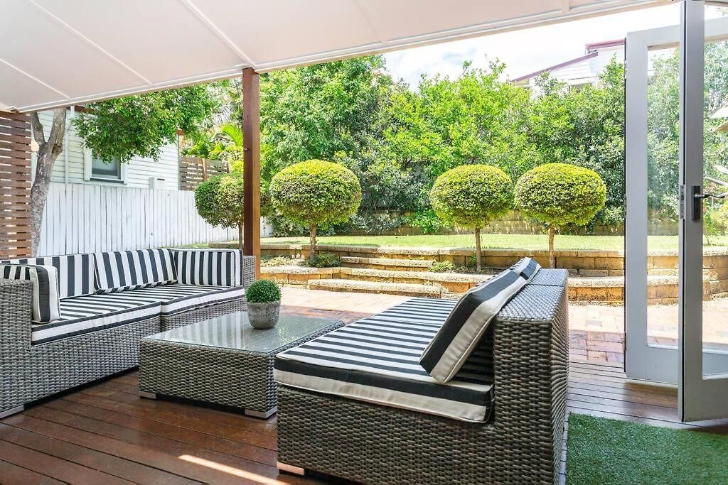 Garden 1brm Private & Spacious Apartment *