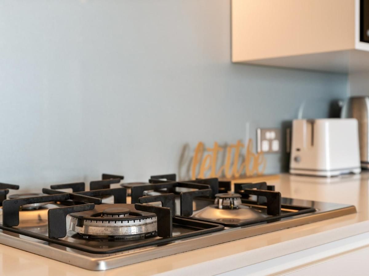 Heart Of The Valley Chic High Level 2br Apartment *