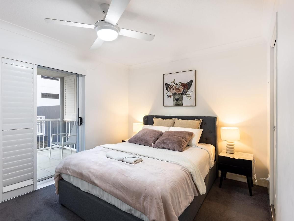 Spacious Newly Furnished 2bed In South * Brisbane