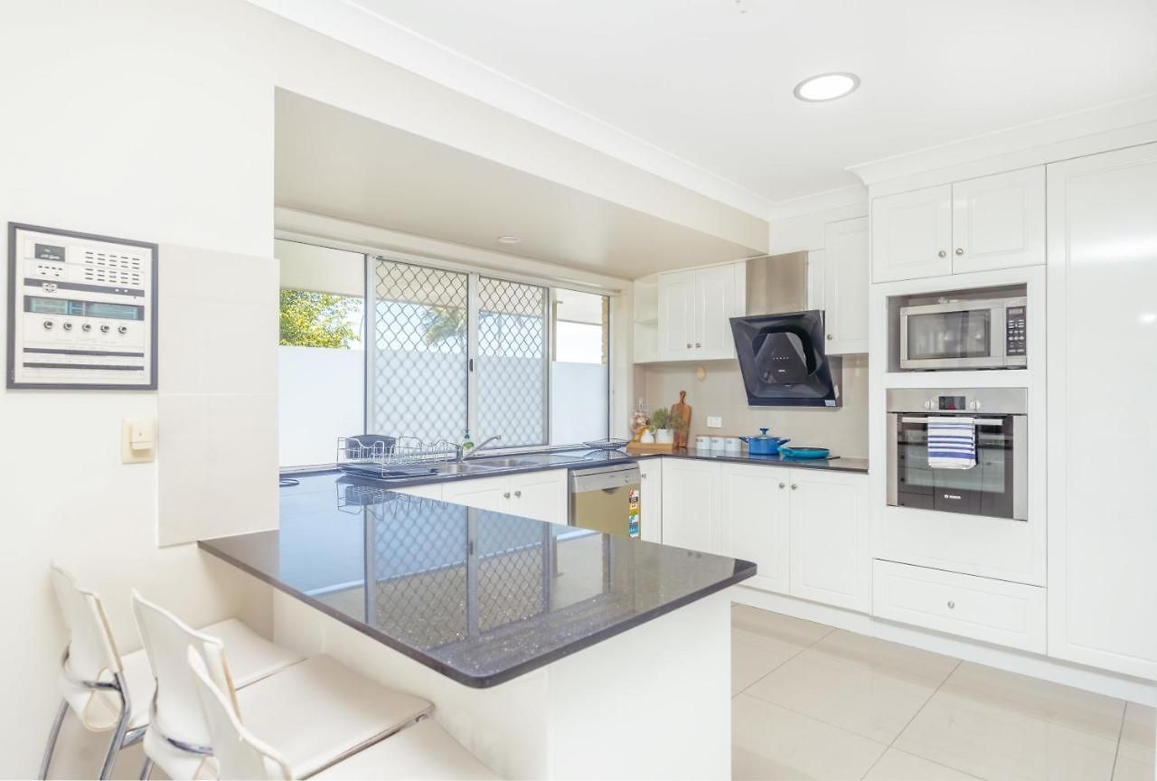 Spacious Newly Redecorated 5bd Family Brisbane