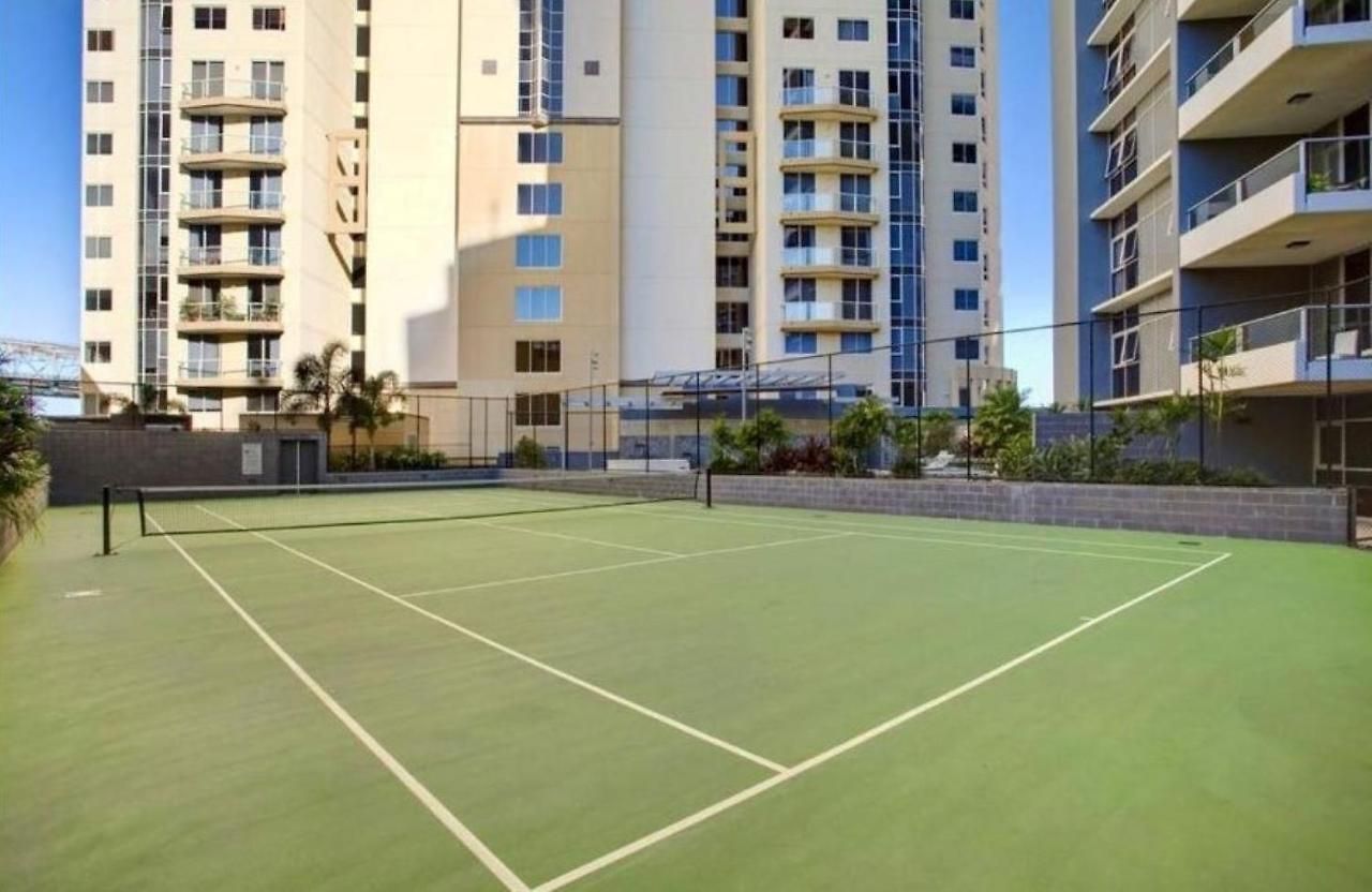 Skyline Hosted By Aab Apartment *
