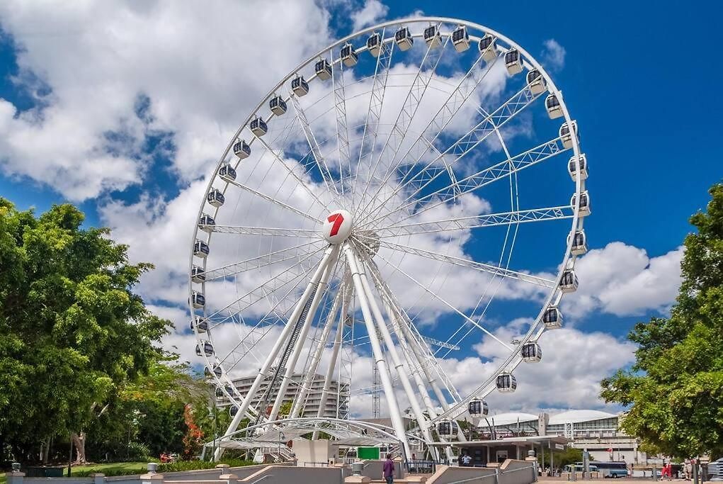 South Bank 1 Bedroom With Parking Apartment *