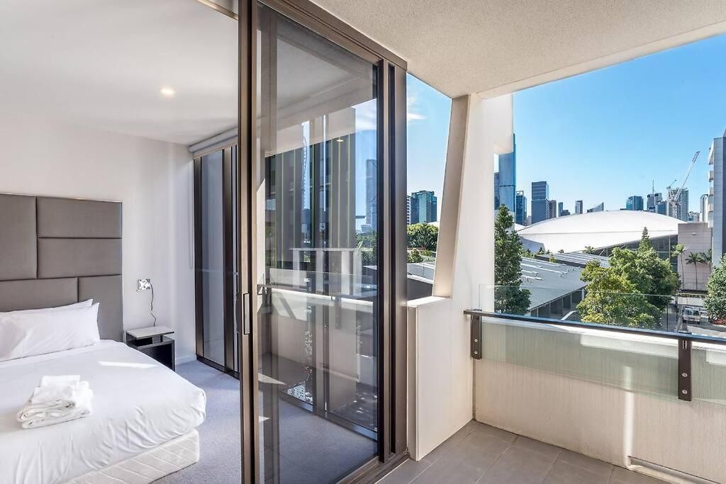 South Bank 1 Bedroom With Parking *
