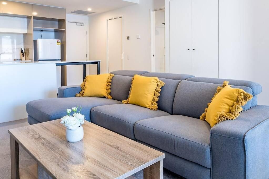 South Bank 1 Bedroom With Parking Apartment