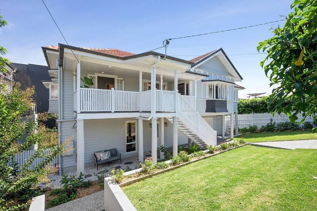 Evandale, 1920's Historic ,stunning And Modern With Amazing Views Holiday home Brisbane