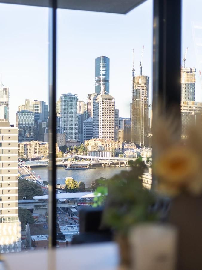Explore Bne From Our Cute 1-bed In South