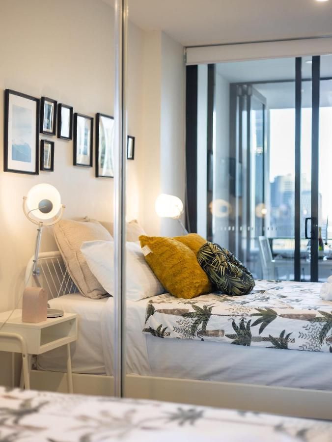 Explore Bne From Our Cute 1-bed In South Apartment *