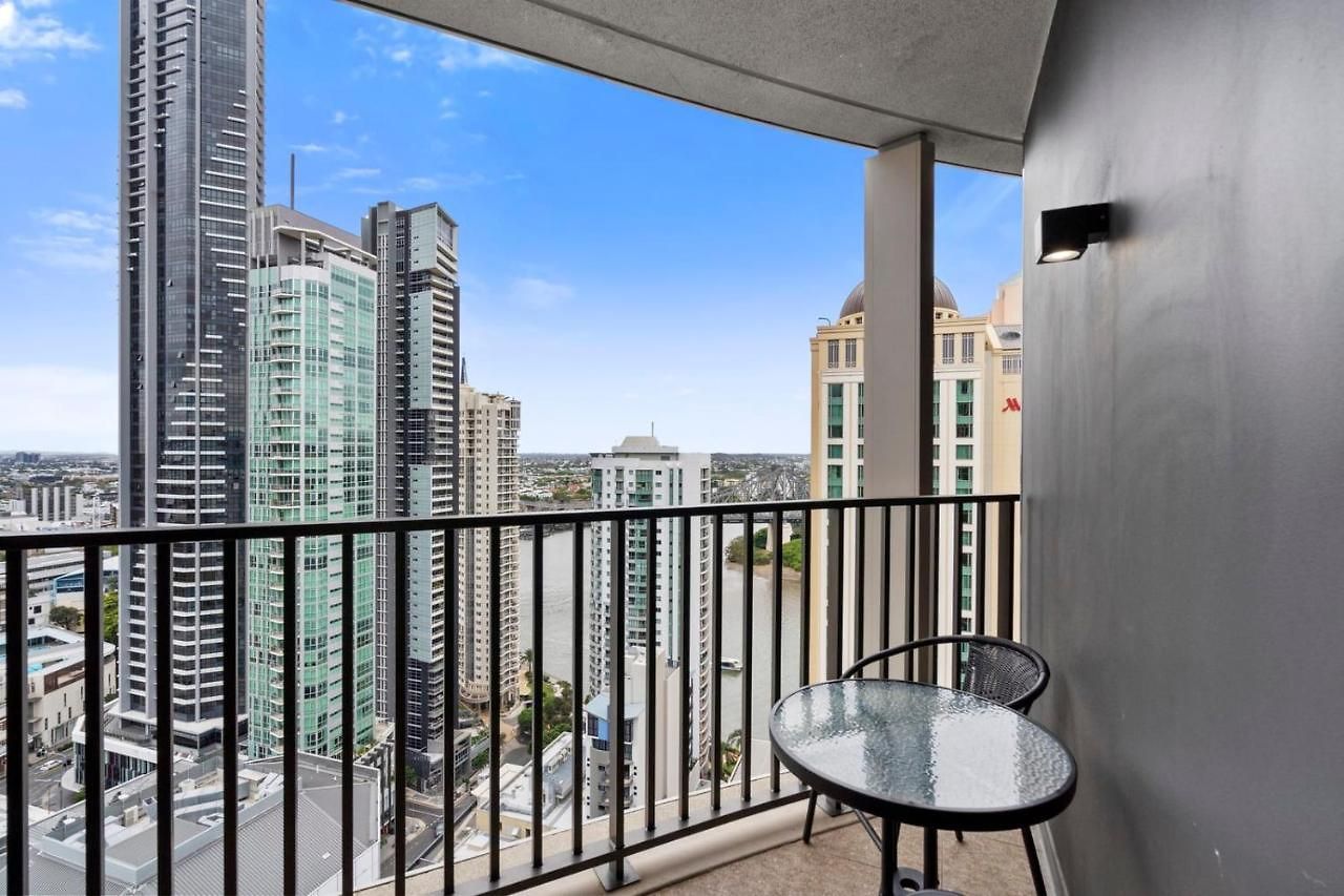 Apartment Story Bridge & River View 2 Bedroom With Car Park *