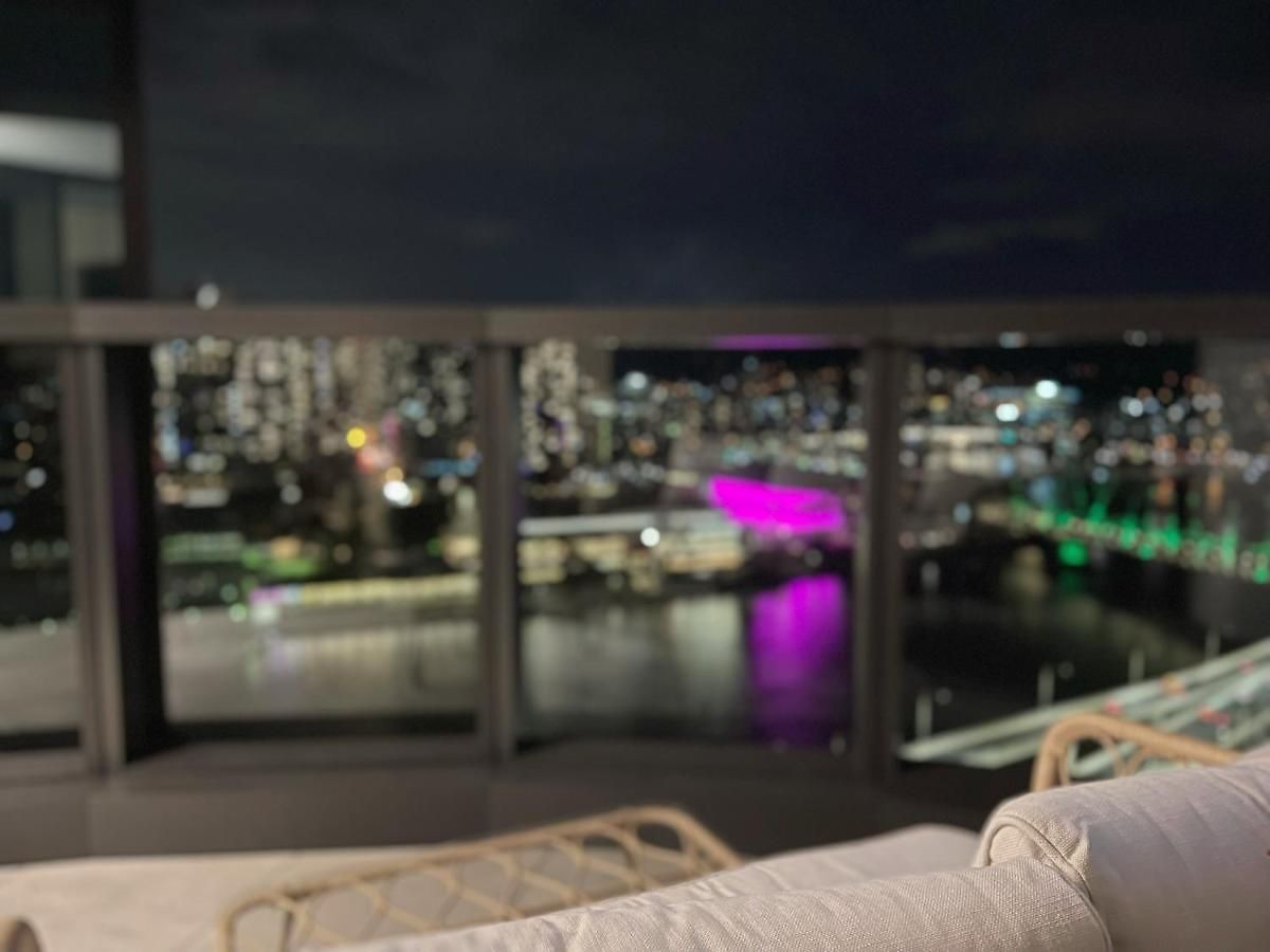 Apartment Riverfront Oasis 2bed Panoramic Riverview