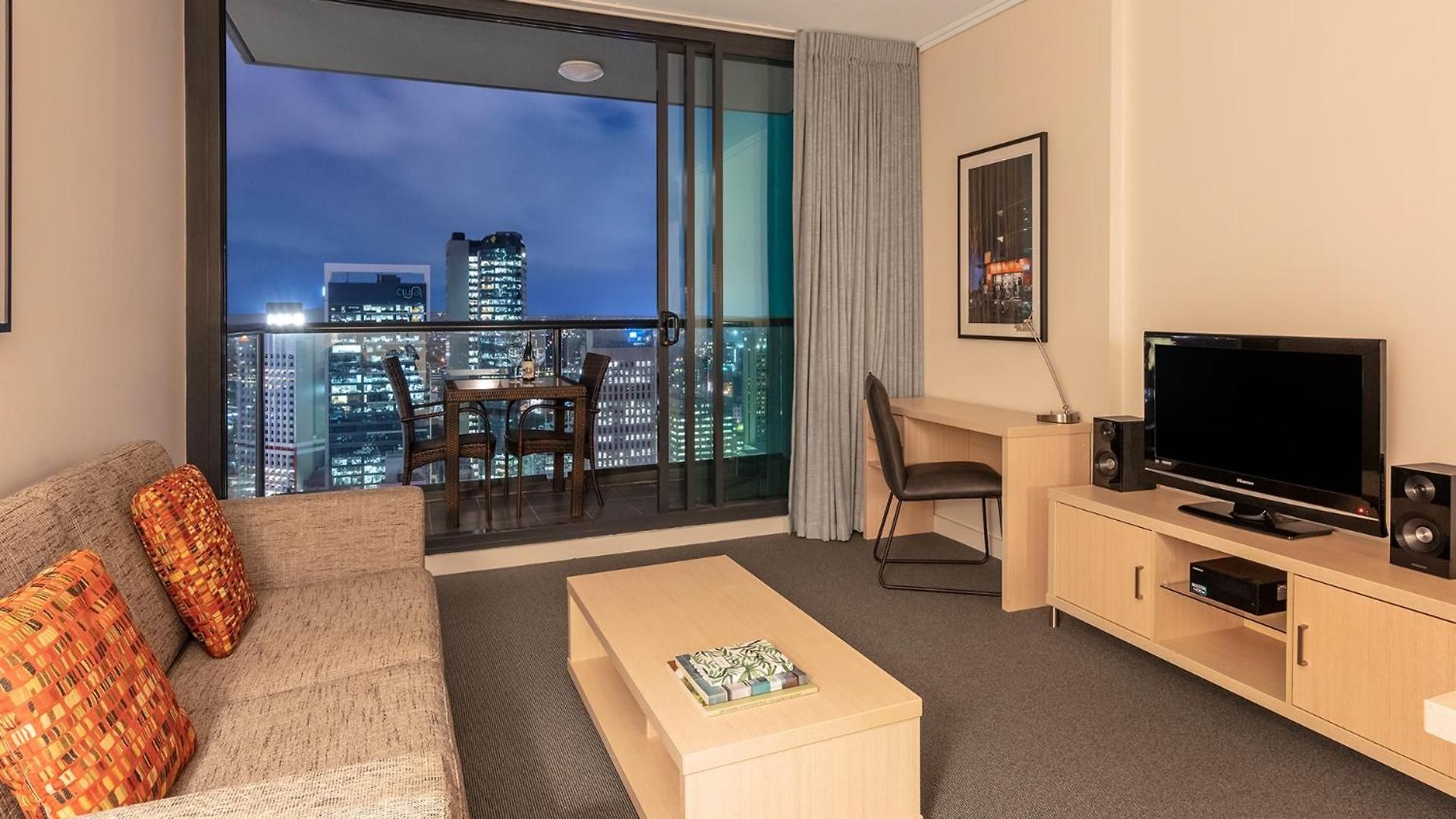 Oaks On Charlotte Aparthotel 4*