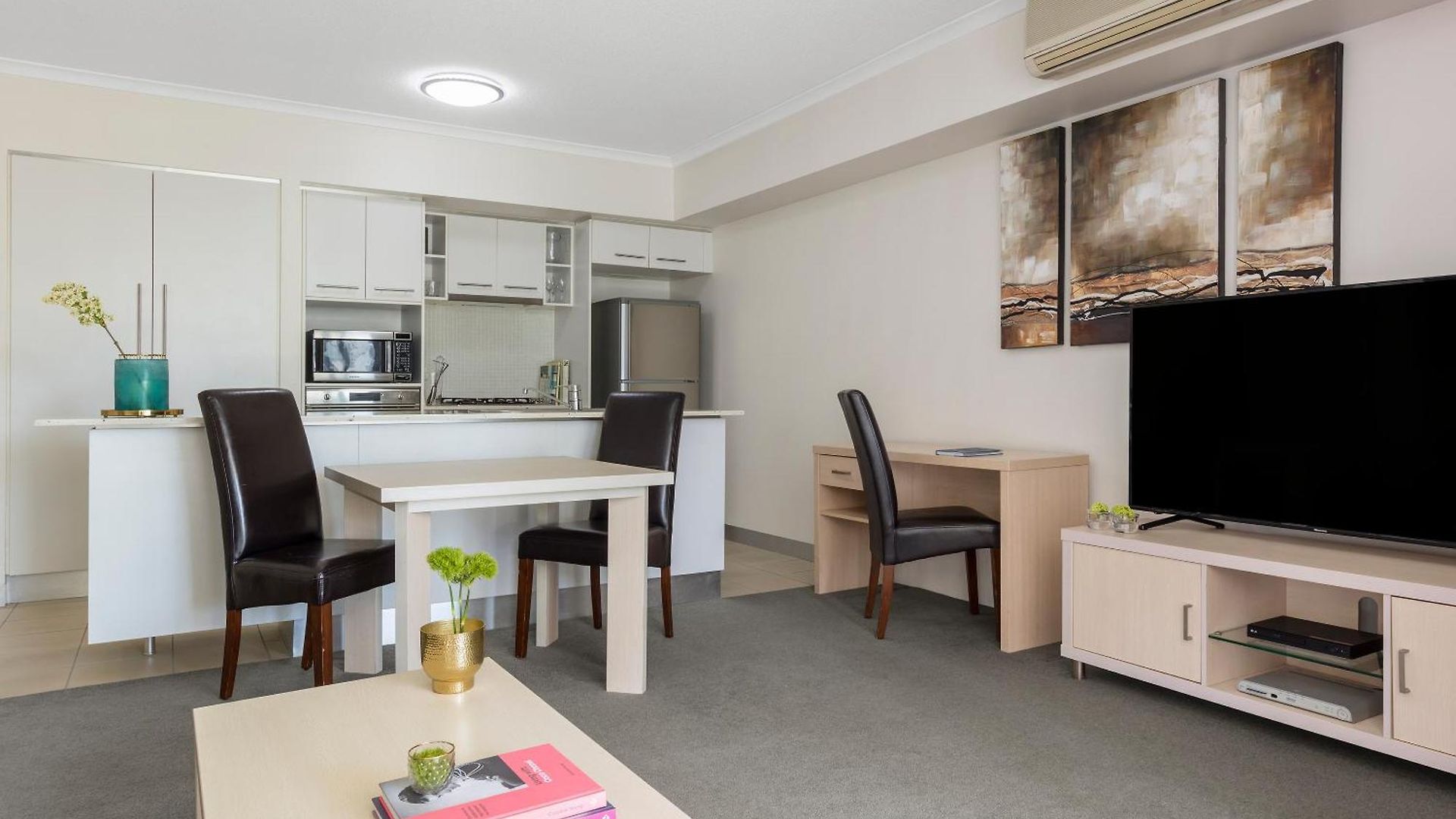Oaks River Aparthotel 4*