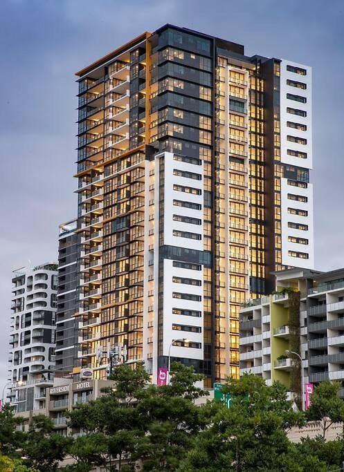 1bedroom 1bath 1carpark Wifi Gym Pool * Brisbane