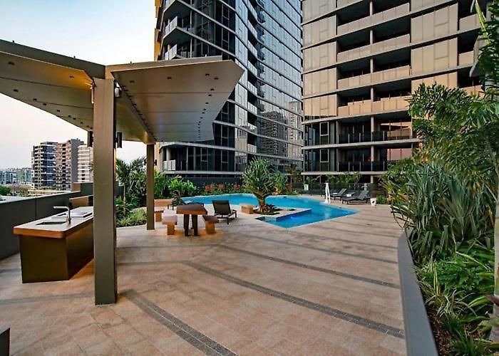 Great Views Pool High Level Boutique With Carpark *