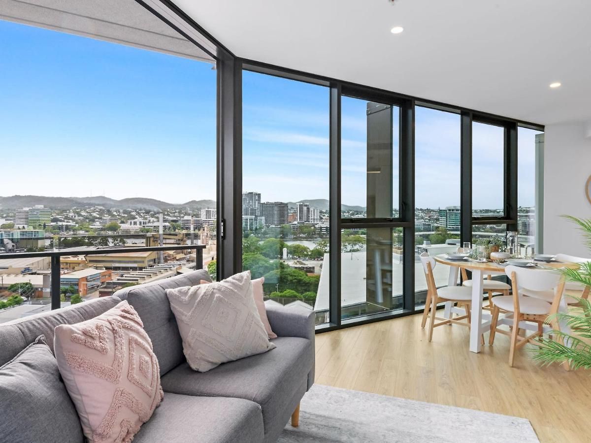 Great Views Pool High Level Boutique With Carpark Apartment *