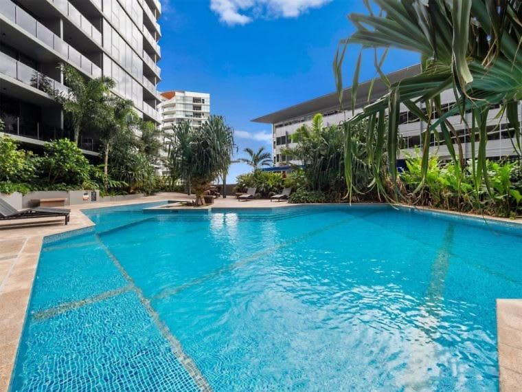 Great Views Pool High Level Boutique With Carpark Brisbane