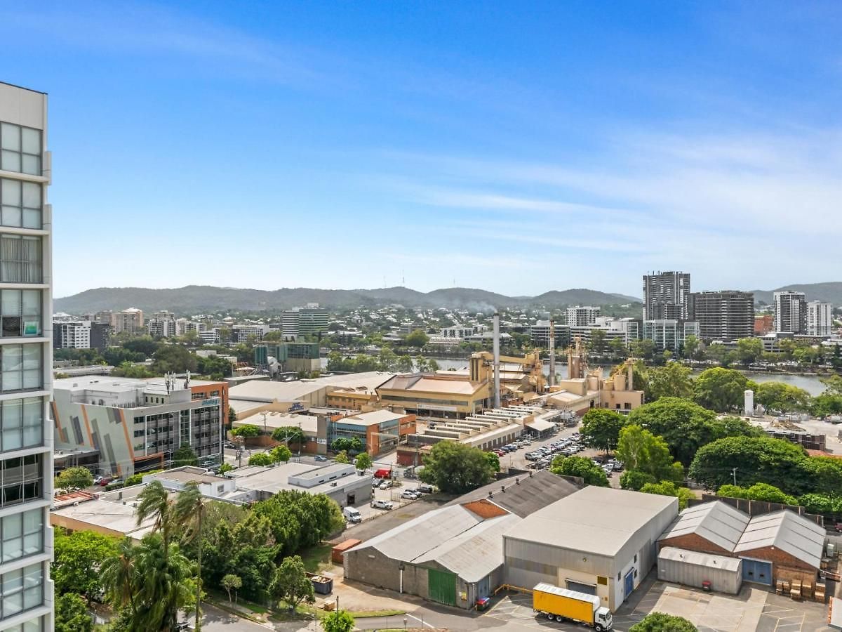 Great Views Pool High Level Boutique With Carpark