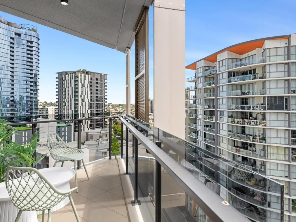 Great Views Pool High Level Boutique With Carpark * Brisbane