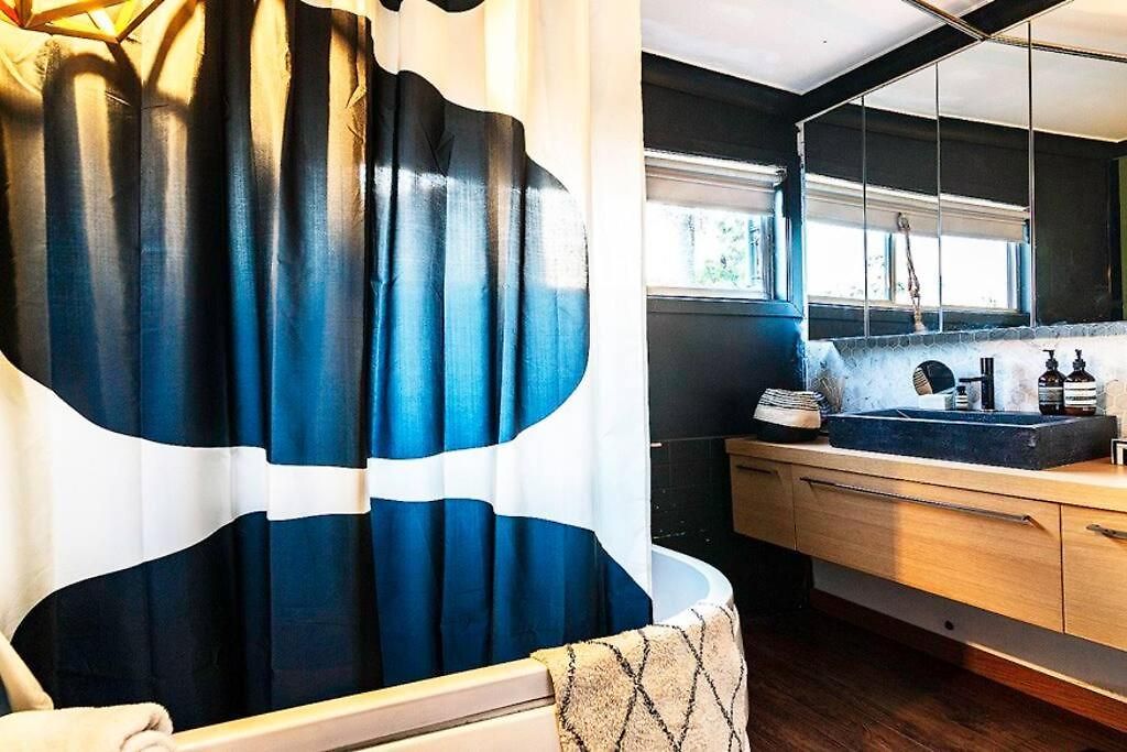 View Arthouse Holiday home *