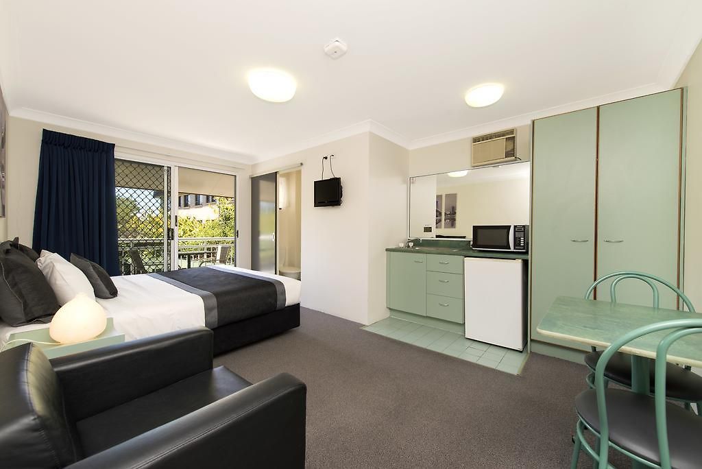 Chermside Court 4*