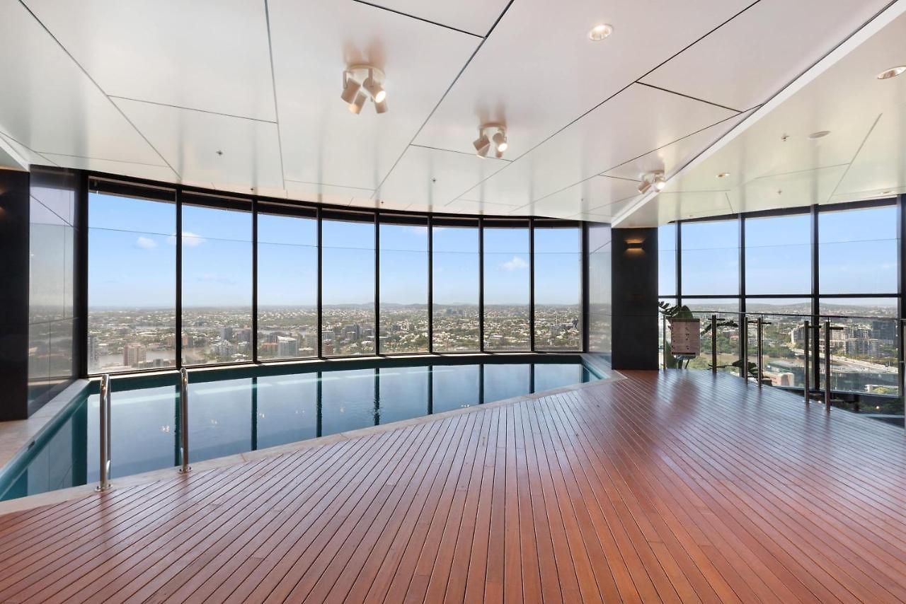 Skyline View High Floor 2br With Sofa Bed And Free Parking Apartment Brisbane