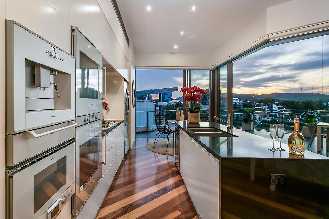 Apartment Stunning Waterfront Penthouse 3 Or 4 Bedrooms Brisbane