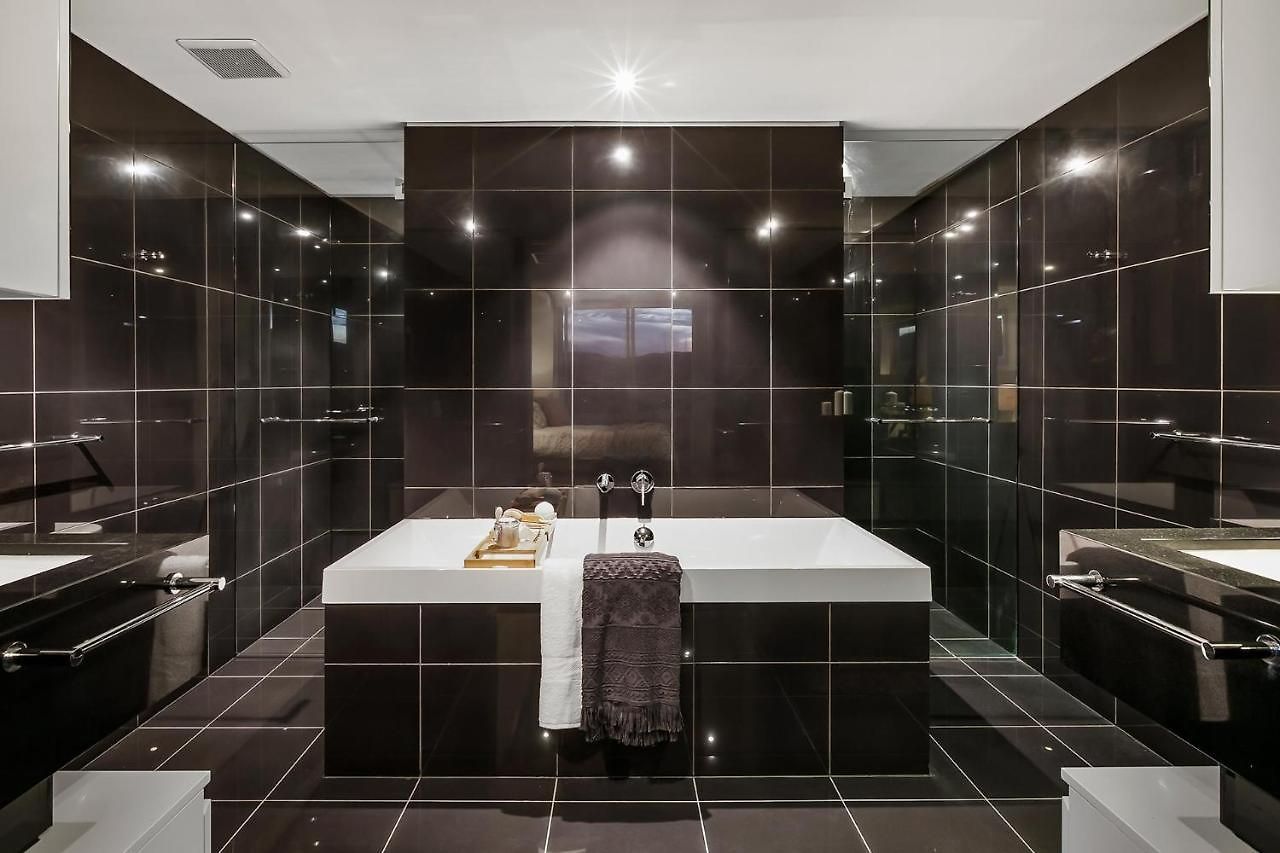 Stunning Waterfront Penthouse 3 Or 4 Bedrooms *