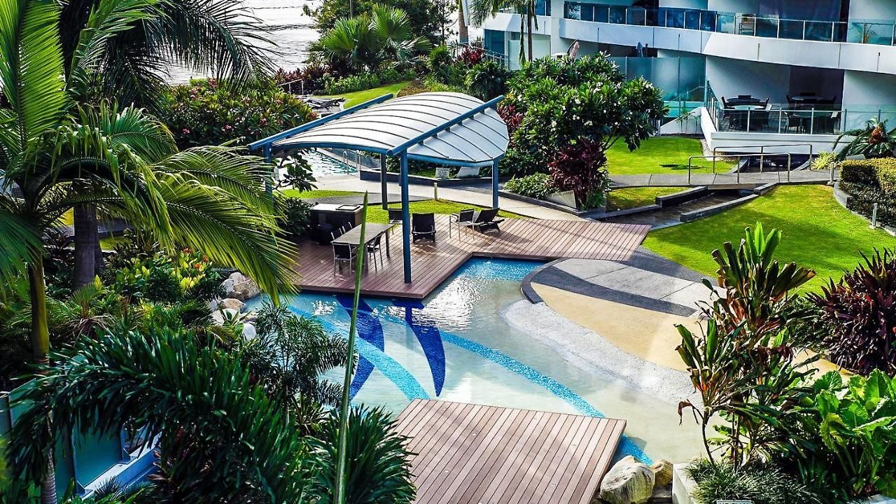 Stunning Waterfront Penthouse 3 Or 4 Bedrooms Apartment *