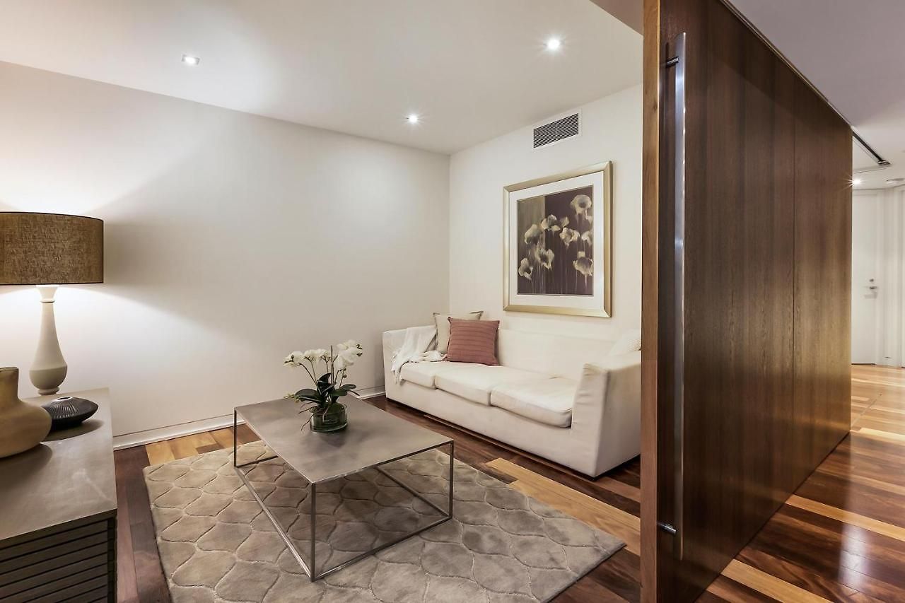 Stunning Waterfront Penthouse 3 Or 4 Bedrooms Apartment