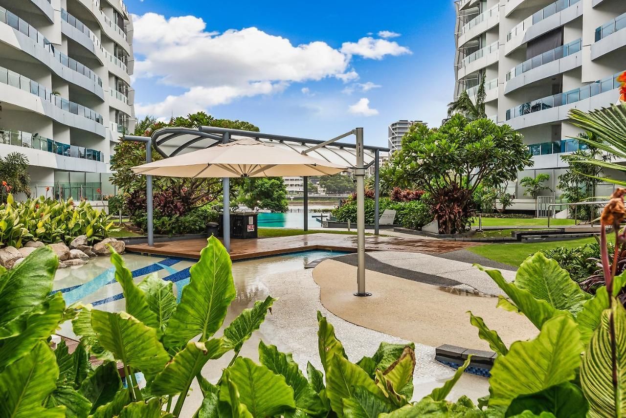 Stunning Waterfront Penthouse 3 Or 4 Bedrooms