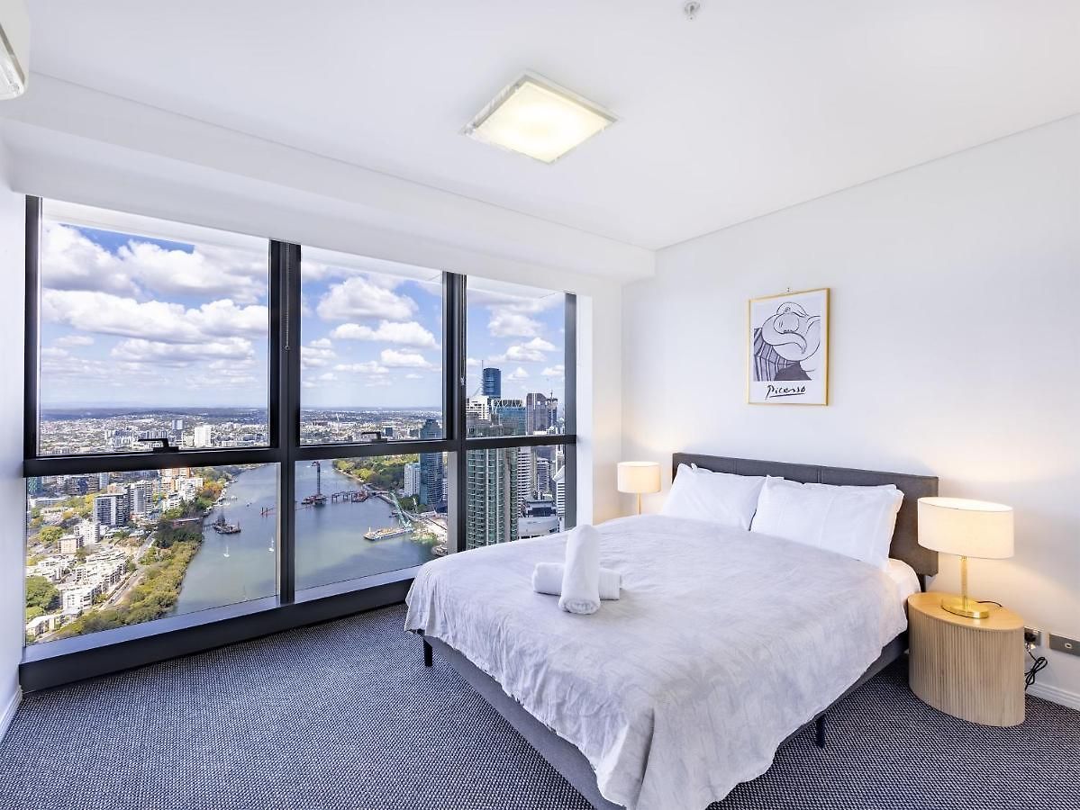 Skyline & Riverview Skyhigh Seduction Luxe