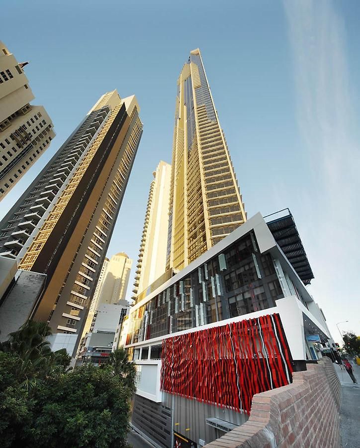 Skyline & Riverview Skyhigh Seduction Luxe Apartment