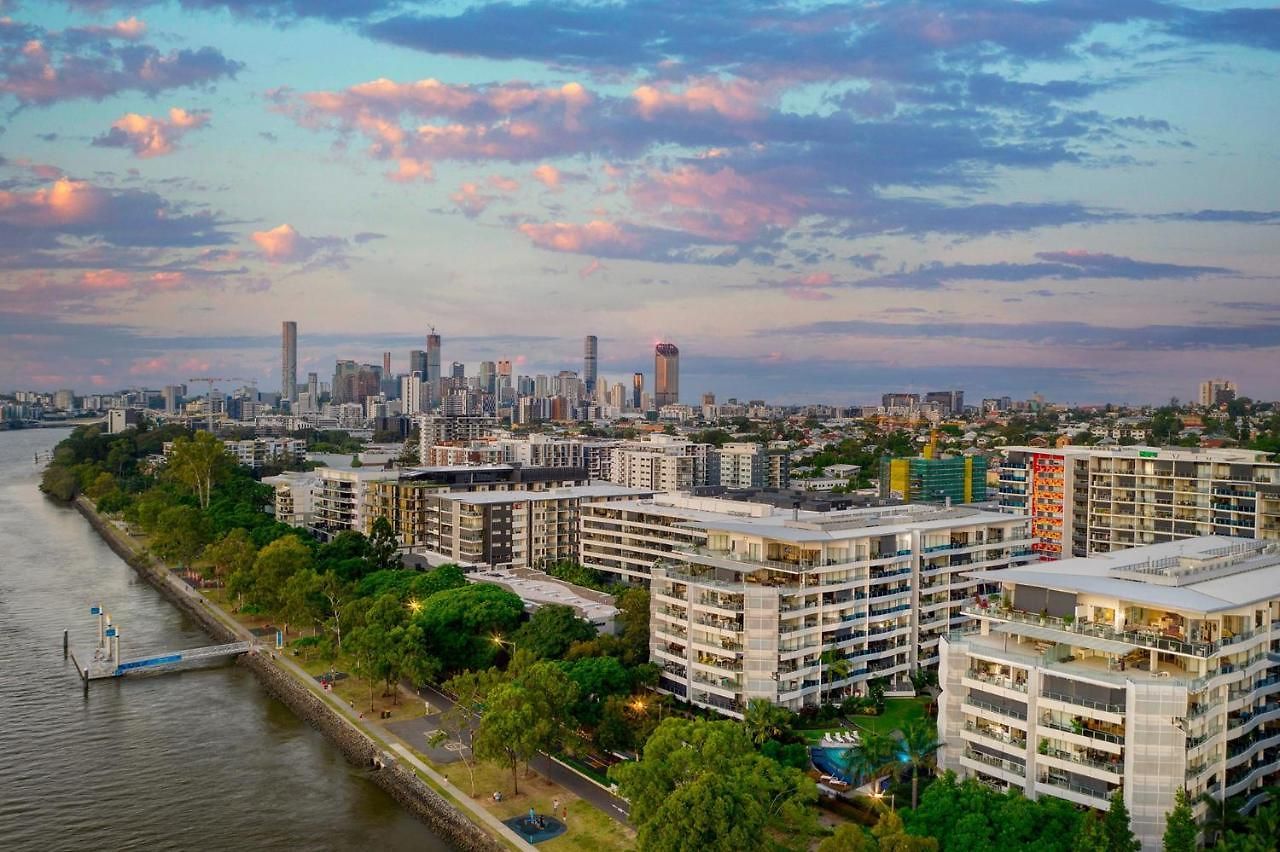 Stunning Waterfront Penthouse 3 Or 4 Bedrooms Apartment
