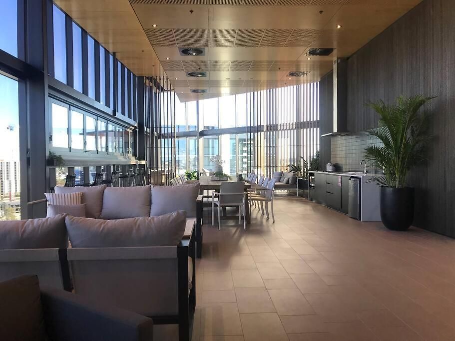 1b Modern Flat In Peel St With Pool And Gym Access C20 Brisbane