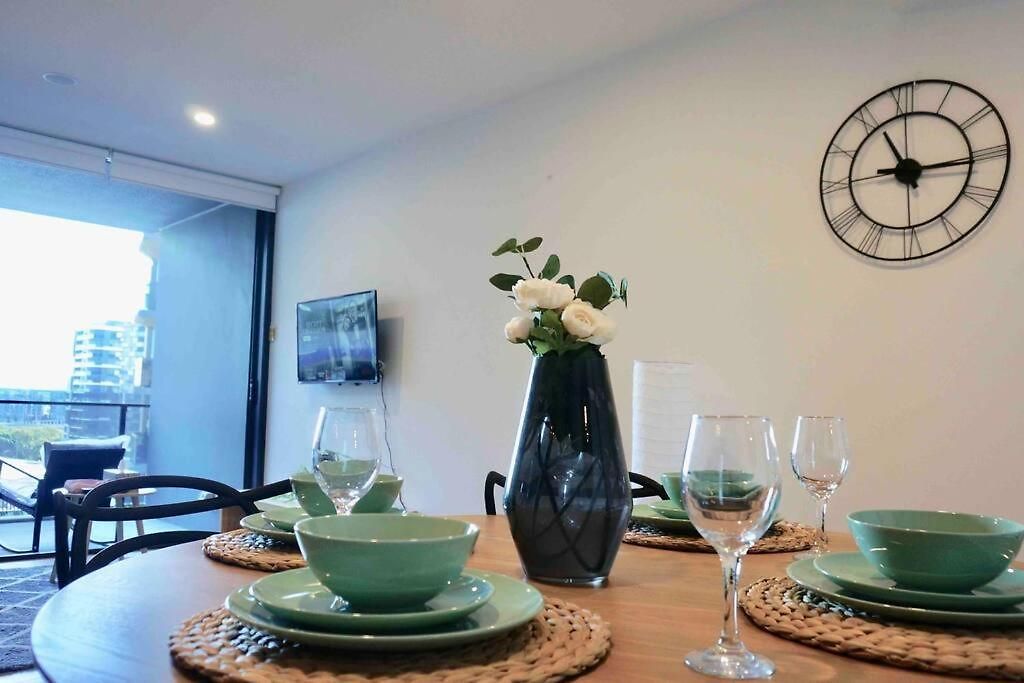 1b Modern Flat In Peel St With Pool And Gym Access C20 Brisbane