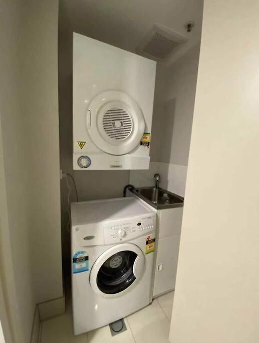 Apartment Cbd 1bed/pool/gym/sauna/ - Close To Everything! *